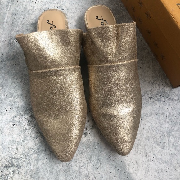 New Free People Gold Sienna Flat Ruffle Mules - Picture 4 of 7